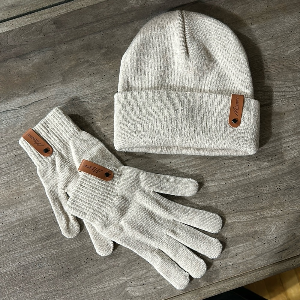 Nude winter Hat and glove set